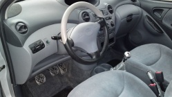 Zdjęcie Toyota Yaris 1.0