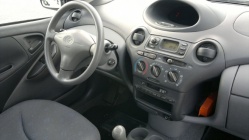 Zdjęcie Toyota Yaris 1.0 Terra